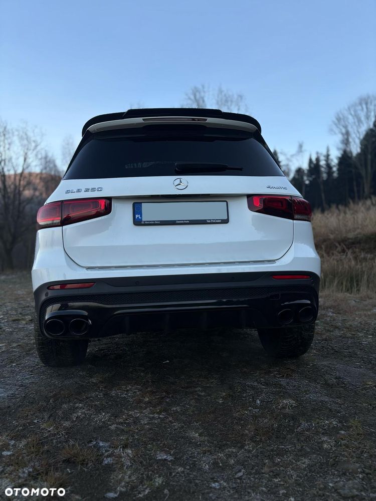 Mercedes-Benz GLB 250 4Matic 8G-DCT Progressive - 6