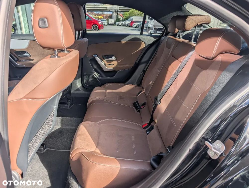 Mercedes-Benz Klasa A 200 AMG Line 7G-DCT - 9