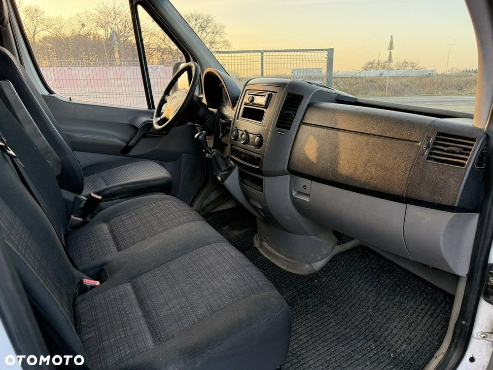 Mercedes-Benz Sprinter - 5