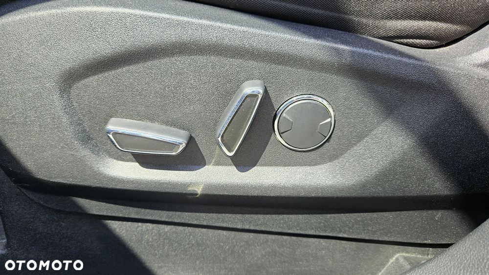 Ford S-Max - 17