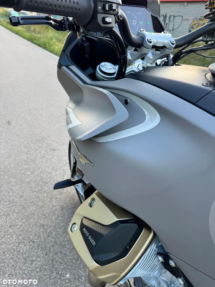 Moto Guzzi V100 Mandello - 8