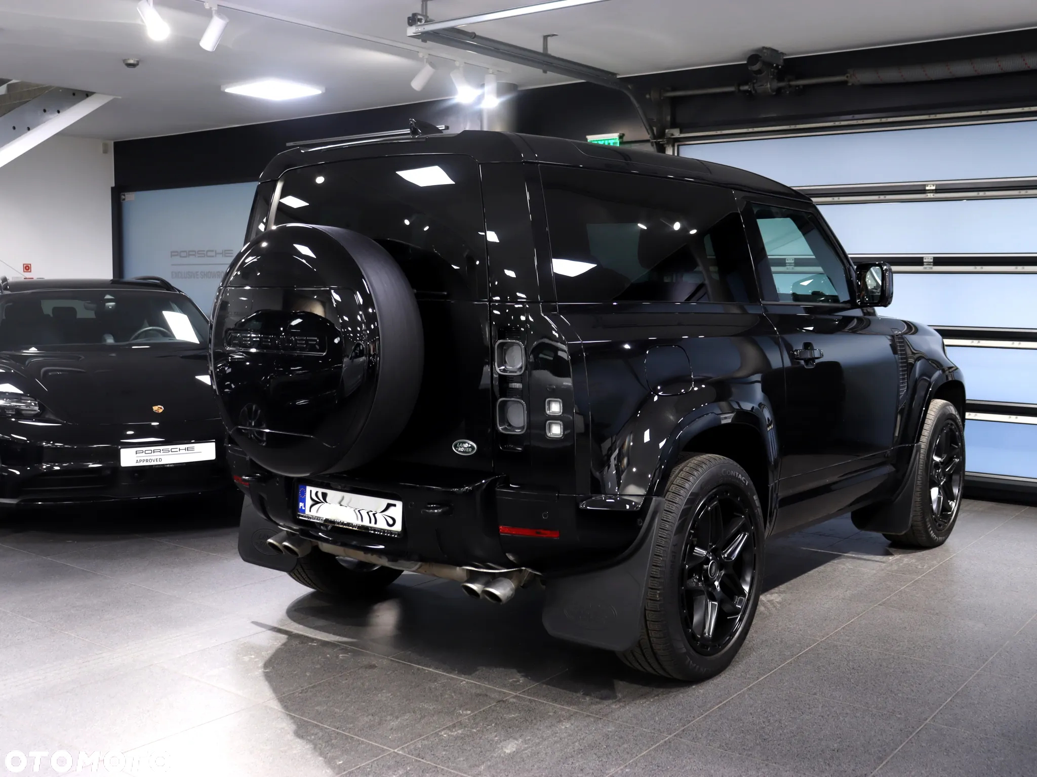 Land Rover Defender 90 5.0 P525 V8 - 5