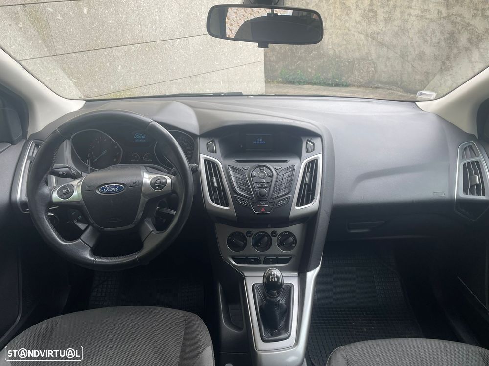 Ford Focus 1.0 EcoBoost S&S COOL&CONNECT - 11