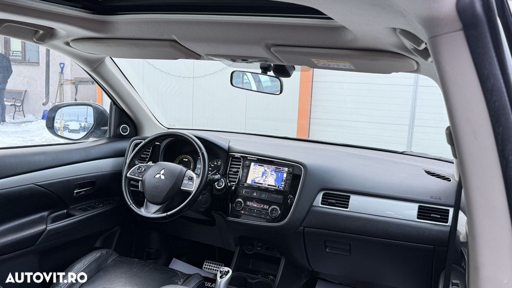 Mitsubishi Outlander - 13