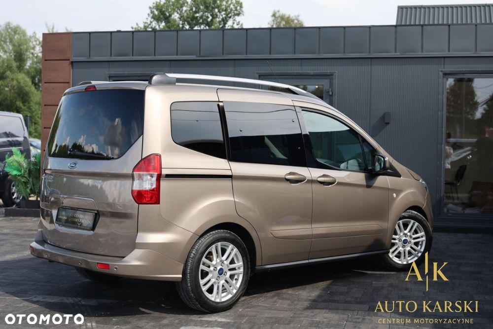 Ford Tourneo Courier - 11