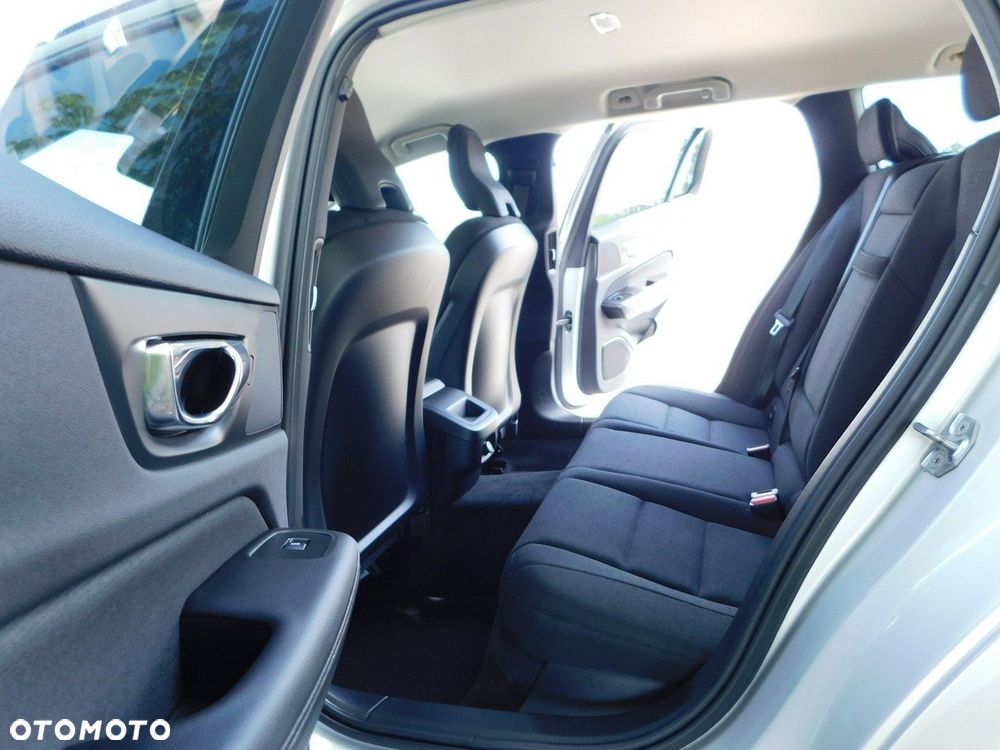 Volvo V60 D3 Momentum - 11