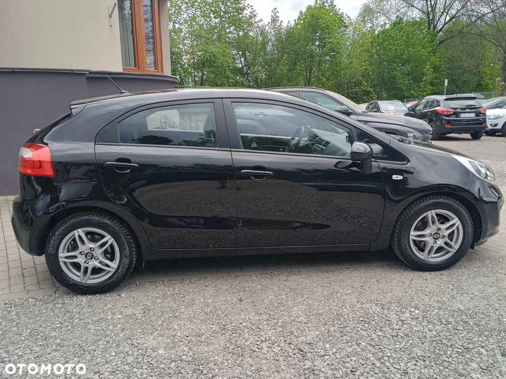 Kia Rio - 4