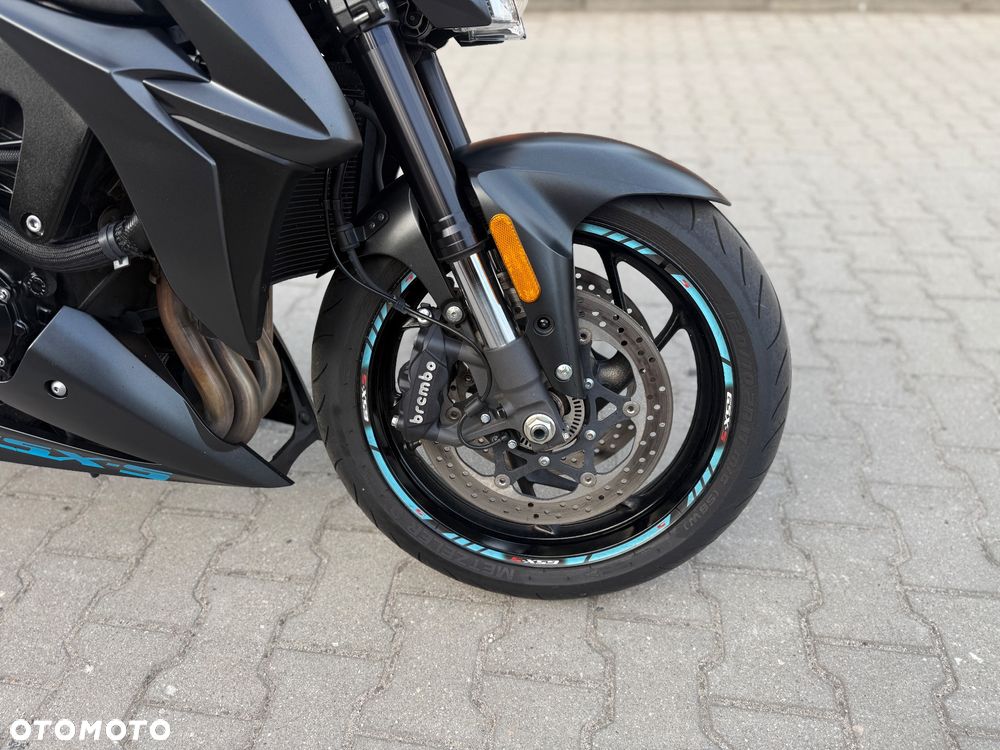 Suzuki GSX - 5