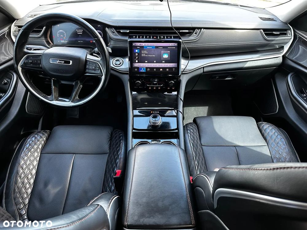 Jeep Grand Cherokee - 24