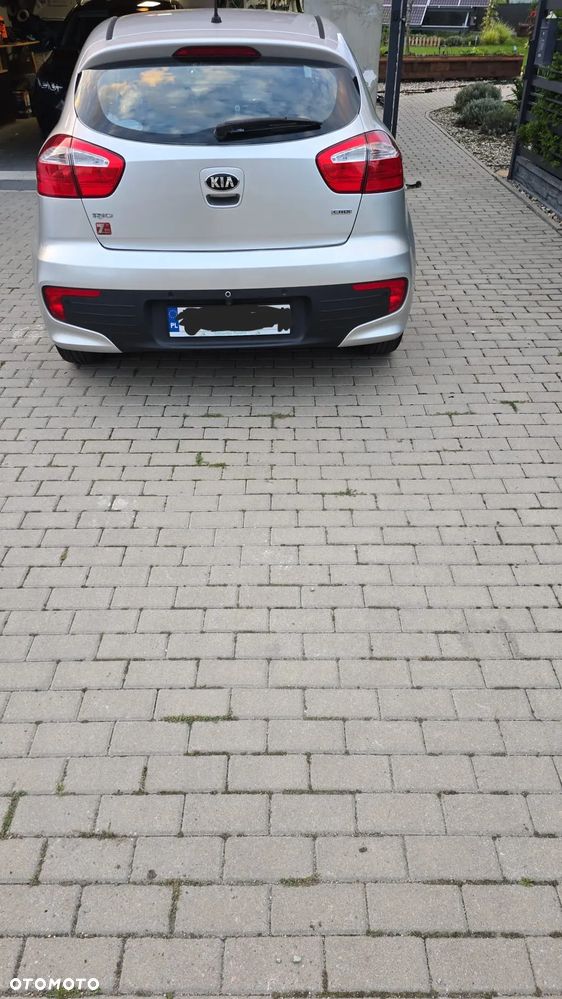Kia Rio - 4