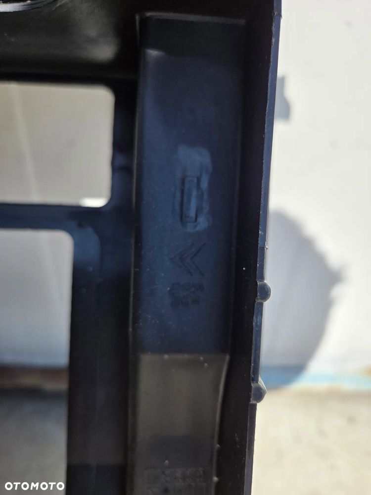 Pas przedni wzmocnienie Peugeot 208 2008 Citroen C3 III 1.2 B    9677952180 - 9
