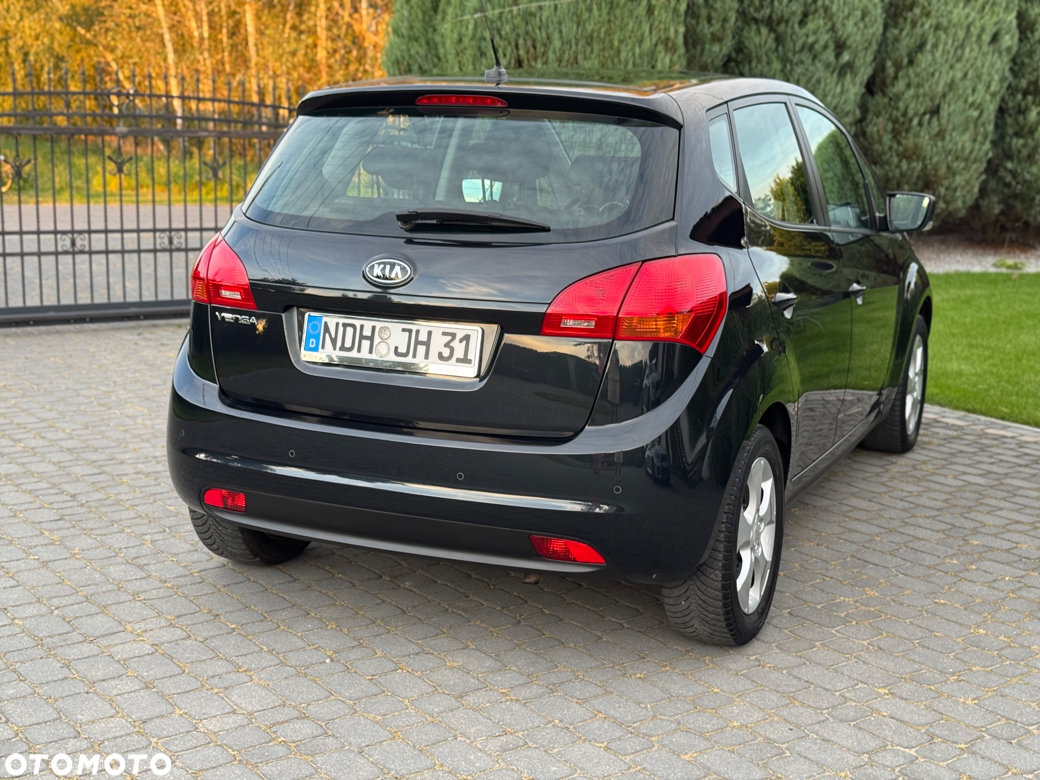 Kia Venga 1.6 CVVT Black Collection - 8