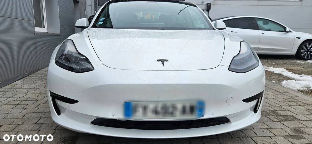 Tesla Model 3 - 5