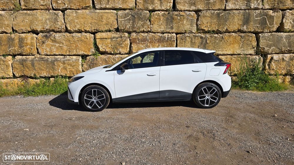 MG MG4 64 kWh Luxury - 3