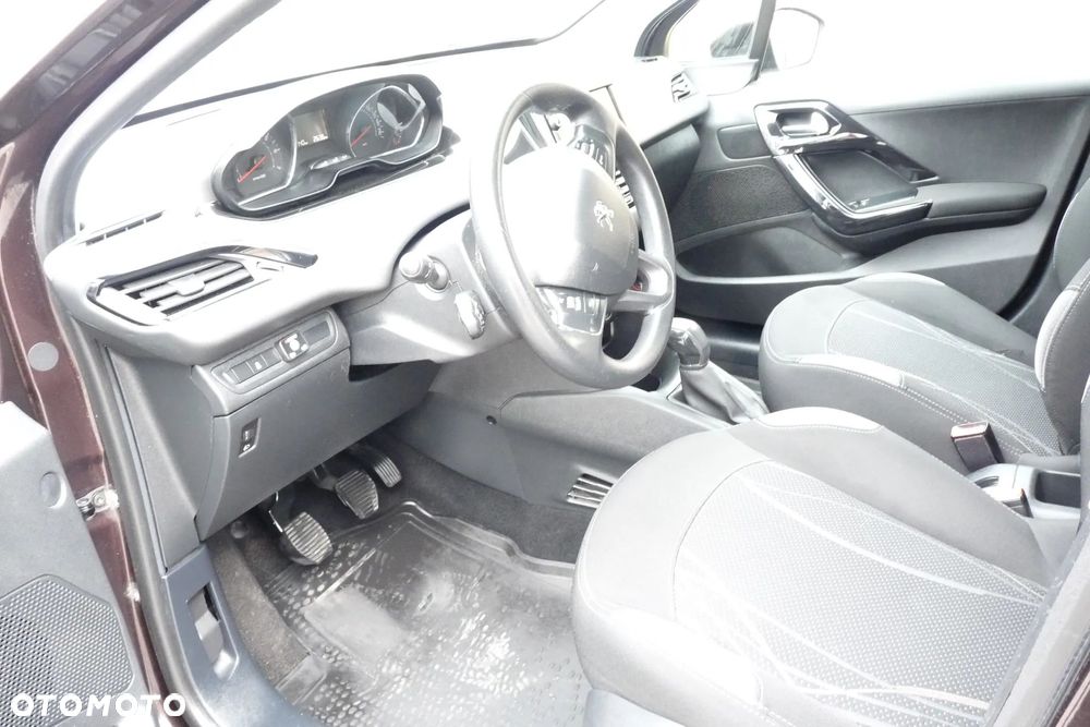 Peugeot 208 1.2 PureTech Active - 4