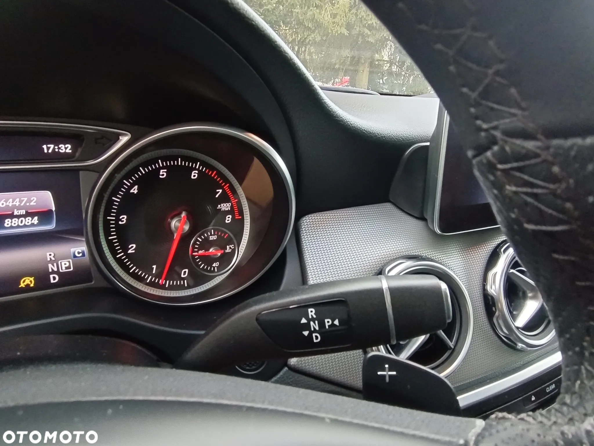Mercedes-Benz GLA 200 7G-DCT UrbanStyle Edition - 21