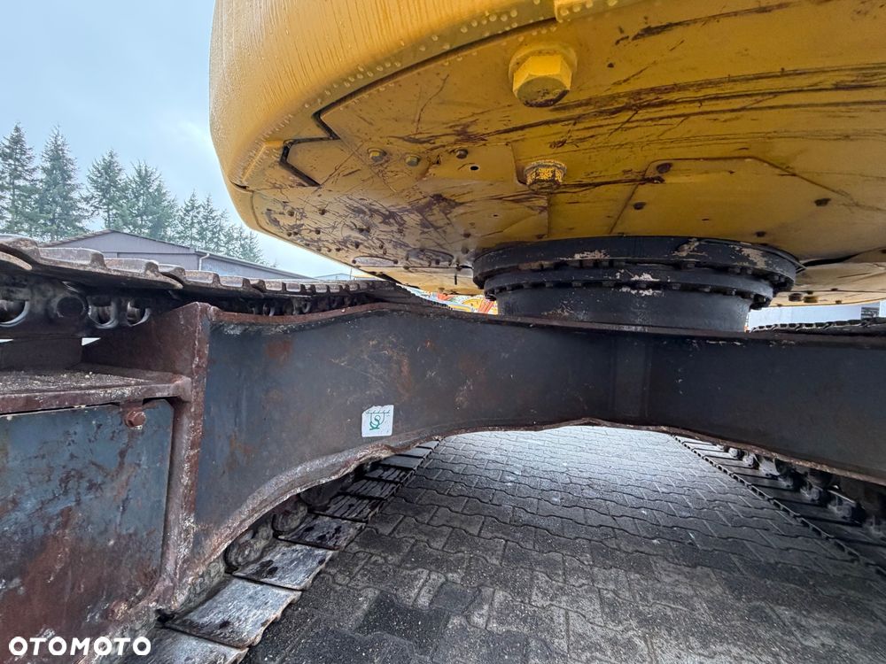 Komatsu PC228US-10 - 9