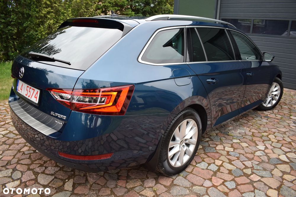 Skoda Superb 2.0 TDI 4x4 DSG Premium Edition - 14