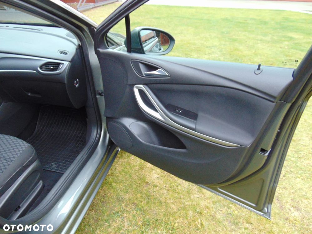 Opel Astra 1.4 Turbo Innovation - 28