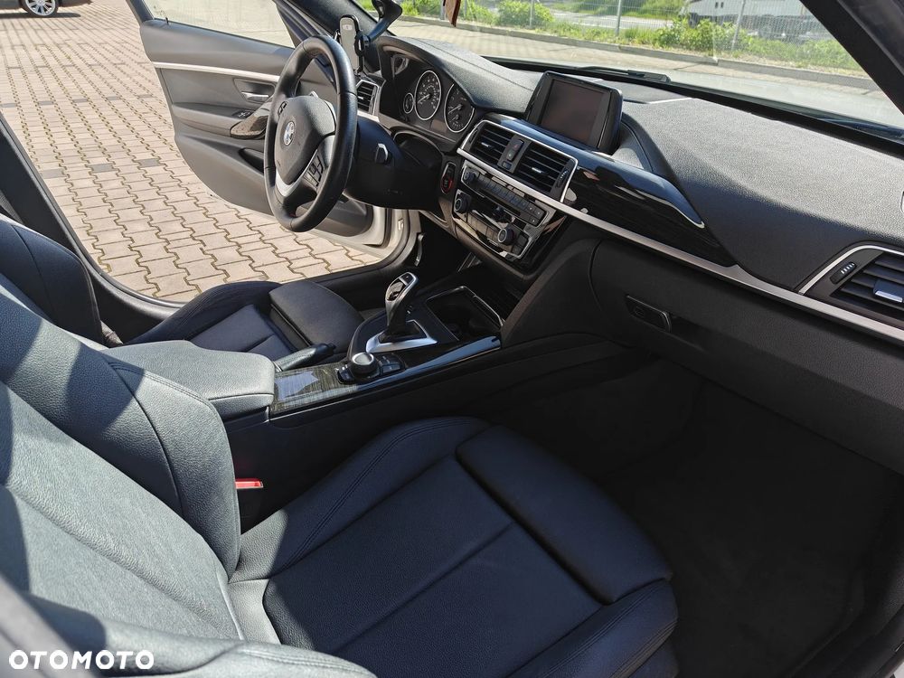 BMW Seria 3 330i Edition Luxury Line Purity - 11