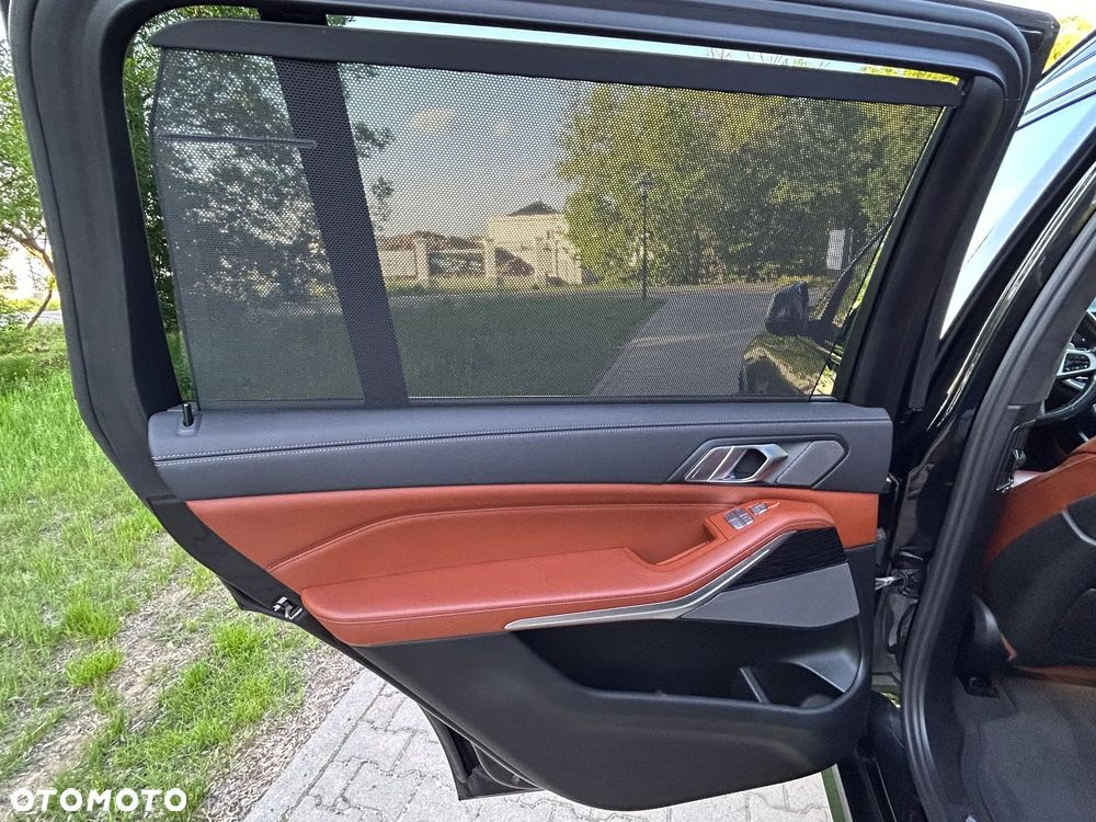 BMW X7 M50d sport - 23