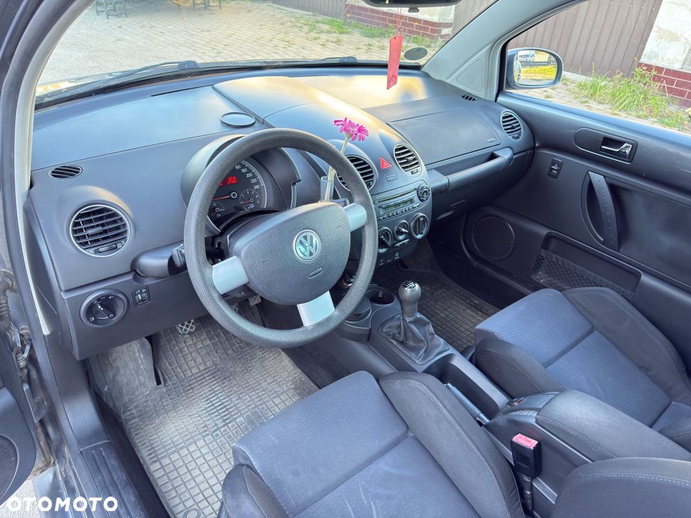 Volkswagen New Beetle - 10