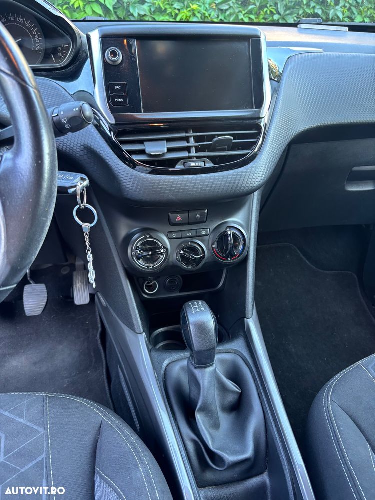 Peugeot 2008 - 10