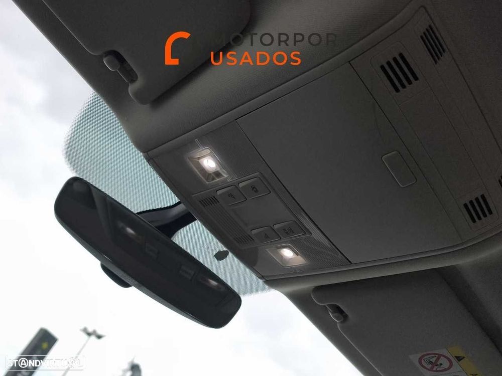 VW Passat Variant 2.0 TDI Confortline DSG - 25