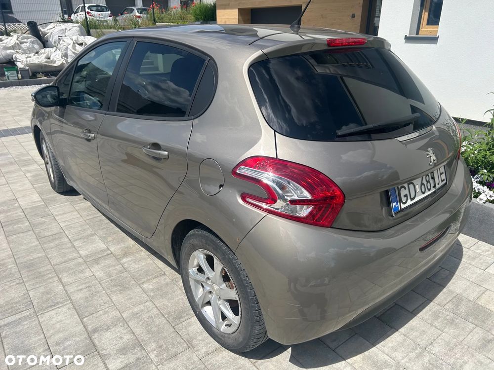 Peugeot 208 1.2 PureTech Style - 16