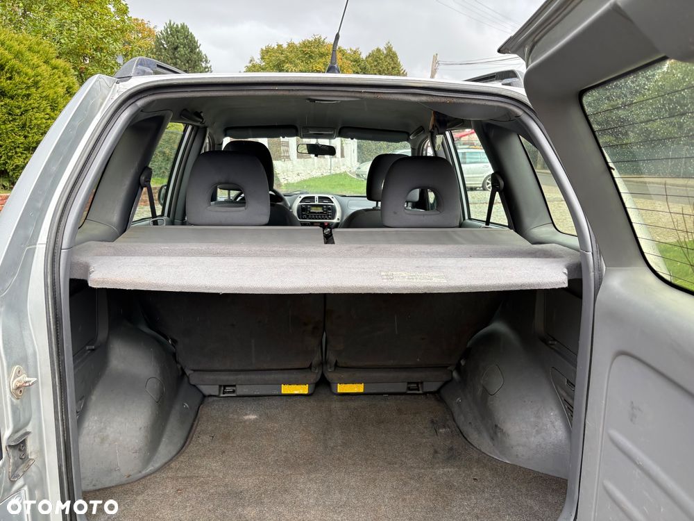 Toyota RAV4 2.0 D-4D 4x4 - 15