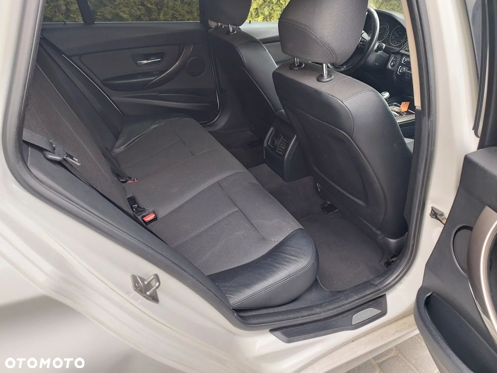 BMW Seria 3 320d Blue Performance Modern Line - 11