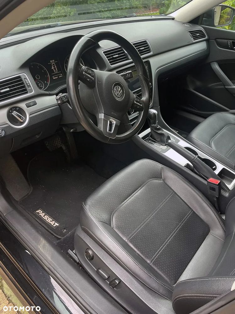 Volkswagen Passat - 15