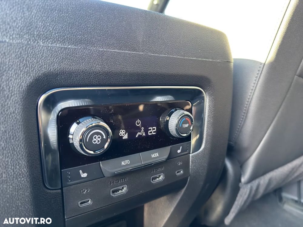 Chevrolet Suburban - 18