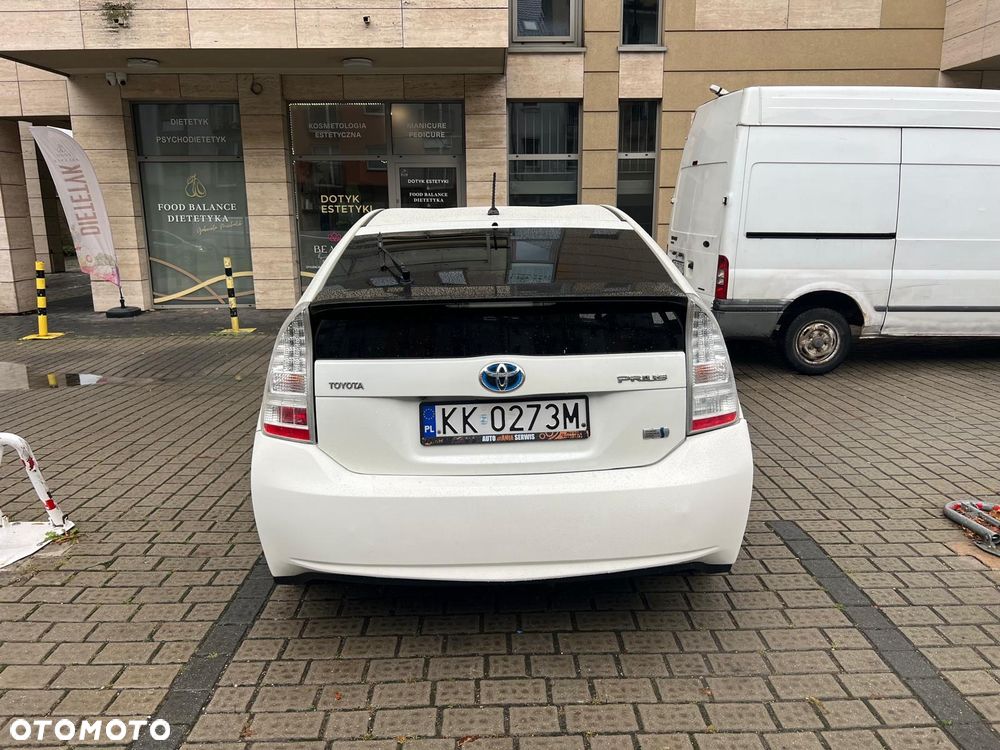 Toyota Prius - 4