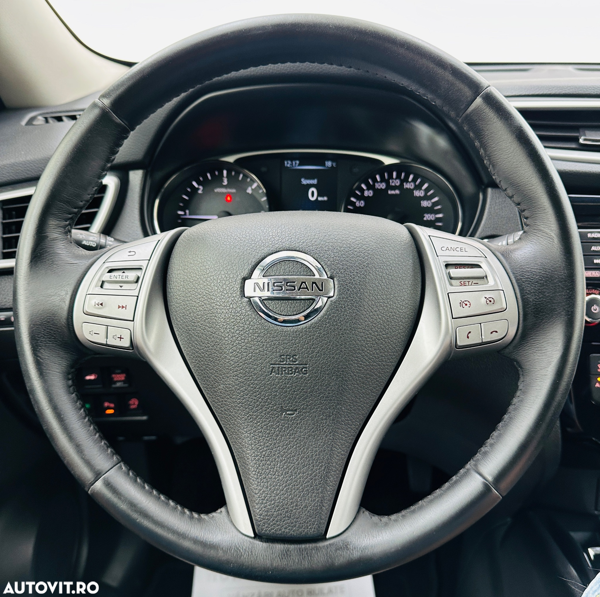 Nissan X-Trail - 40