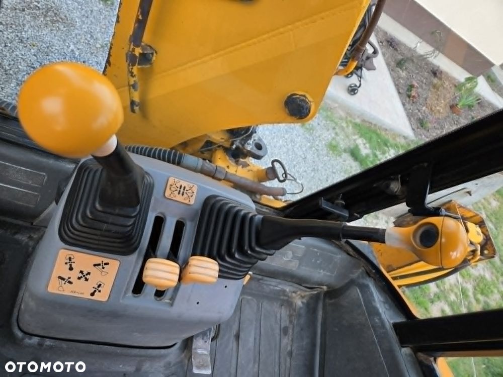 JCB 3CX - 16