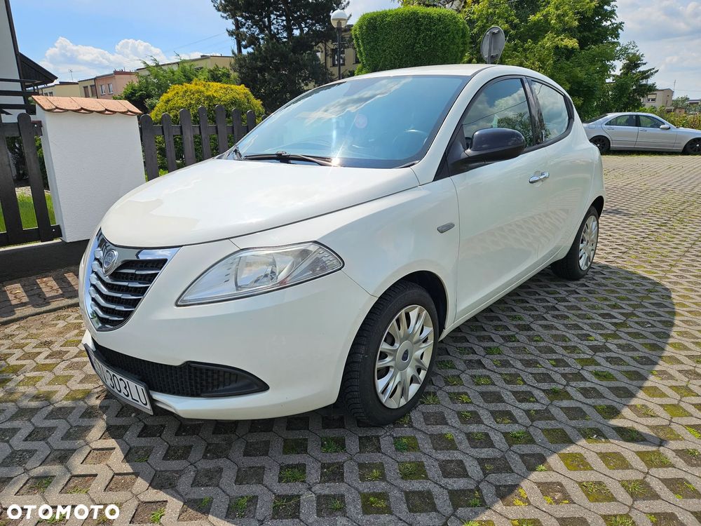Lancia Ypsilon
