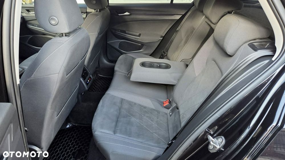 Volkswagen Golf 1.5 TSI EVO Style - 16