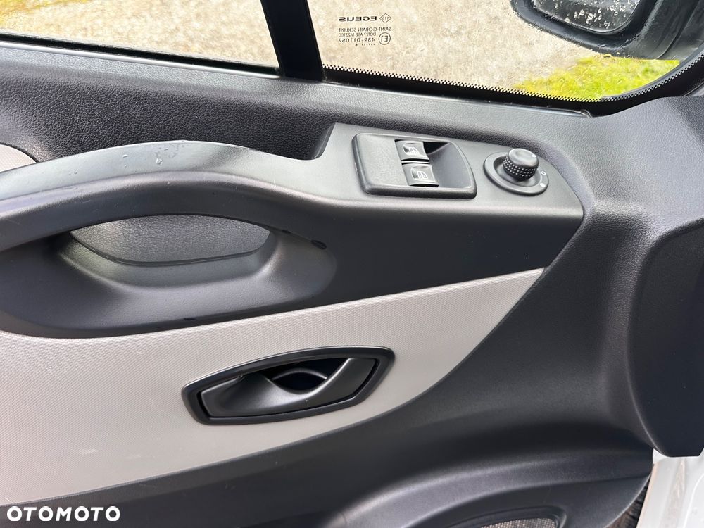 Renault Trafic - 17