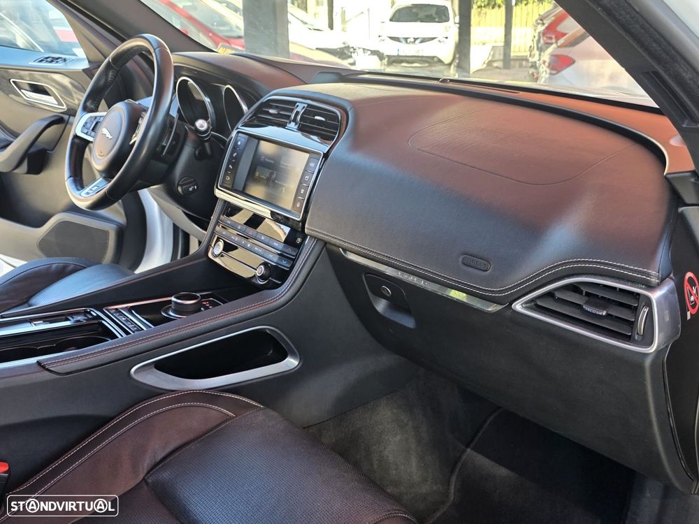 Jaguar F-Pace 2.0 i4D R-Sport AWD Aut. - 14