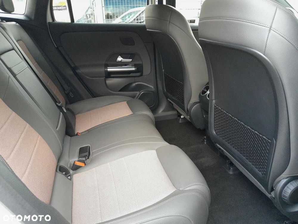 Mercedes-Benz EQA 250 66.5kWh Electric Art - 18