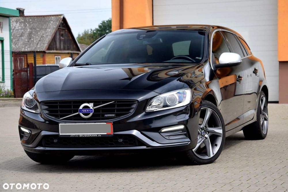 Volvo V60 D4 R-Design - 11