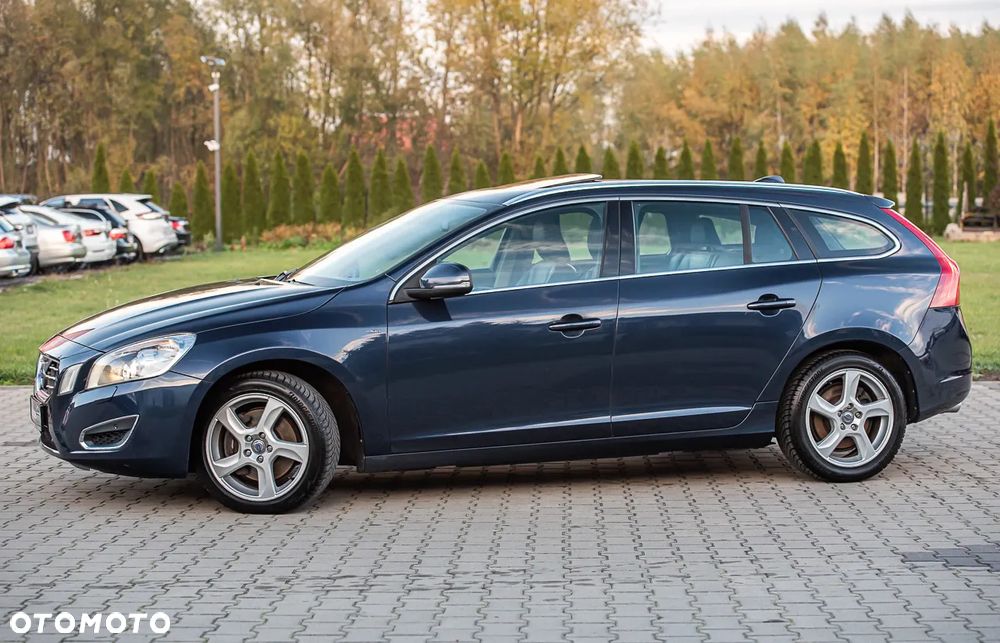 Volvo V60 D5 AWD Momentum - 13
