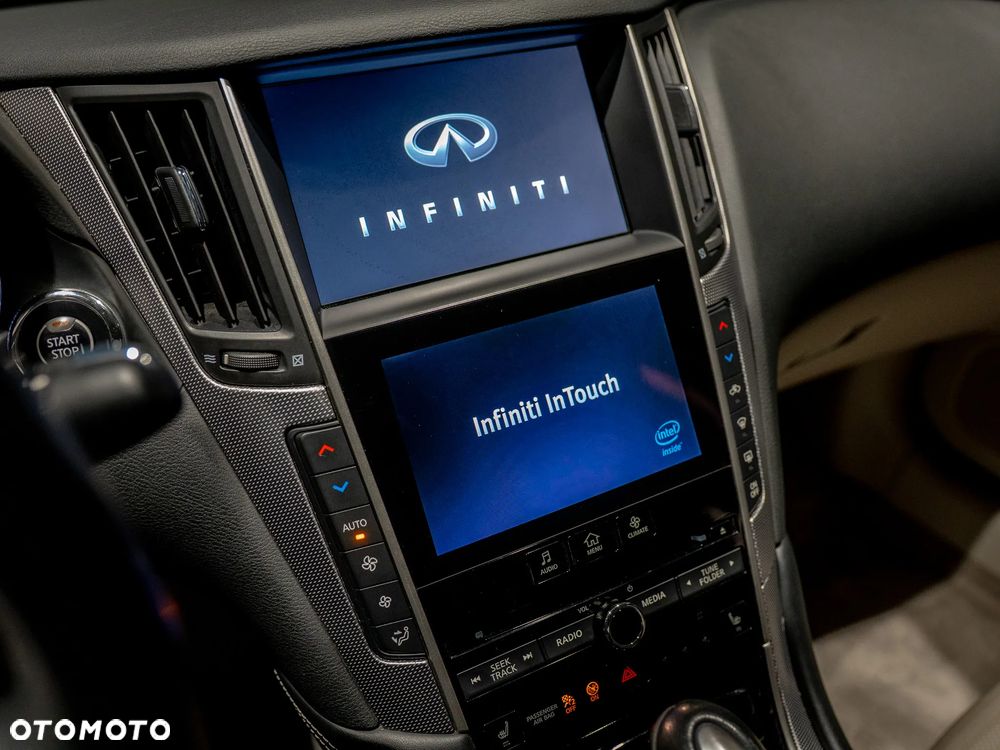 Infiniti Q50 Hybrid Sport Tech - 22