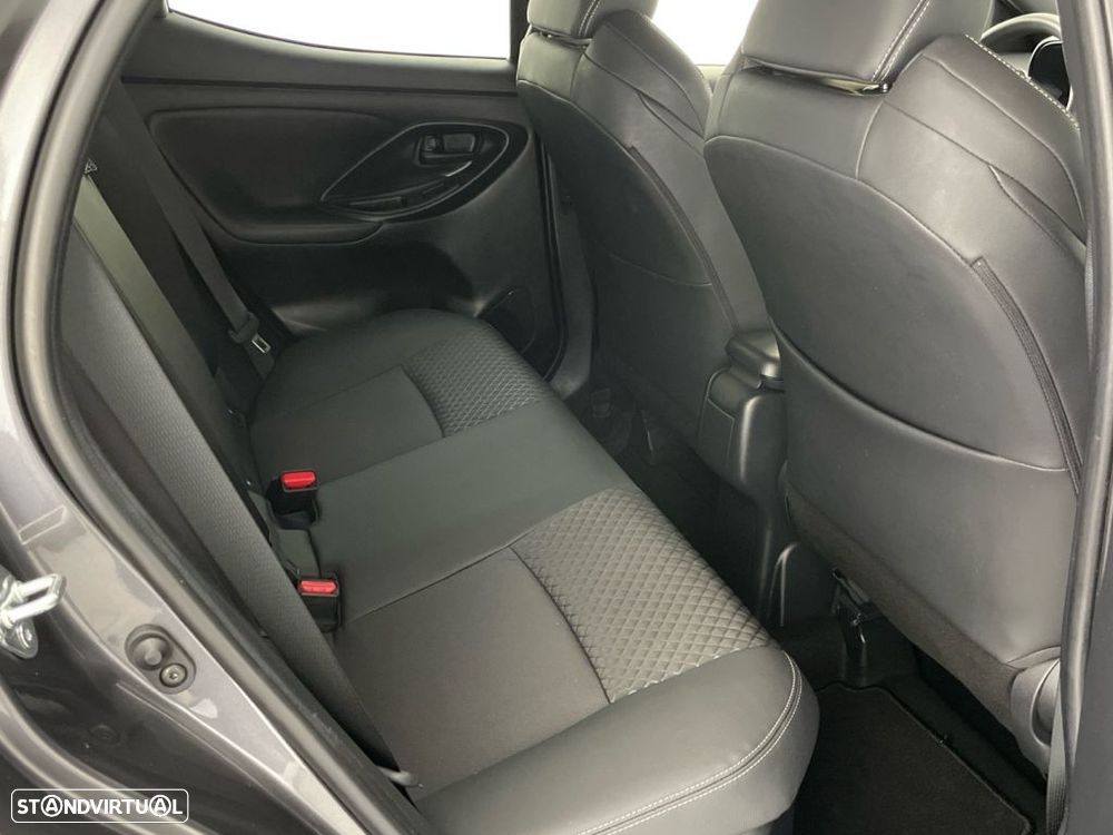 Toyota Yaris 1.5 HDF Luxury - 23