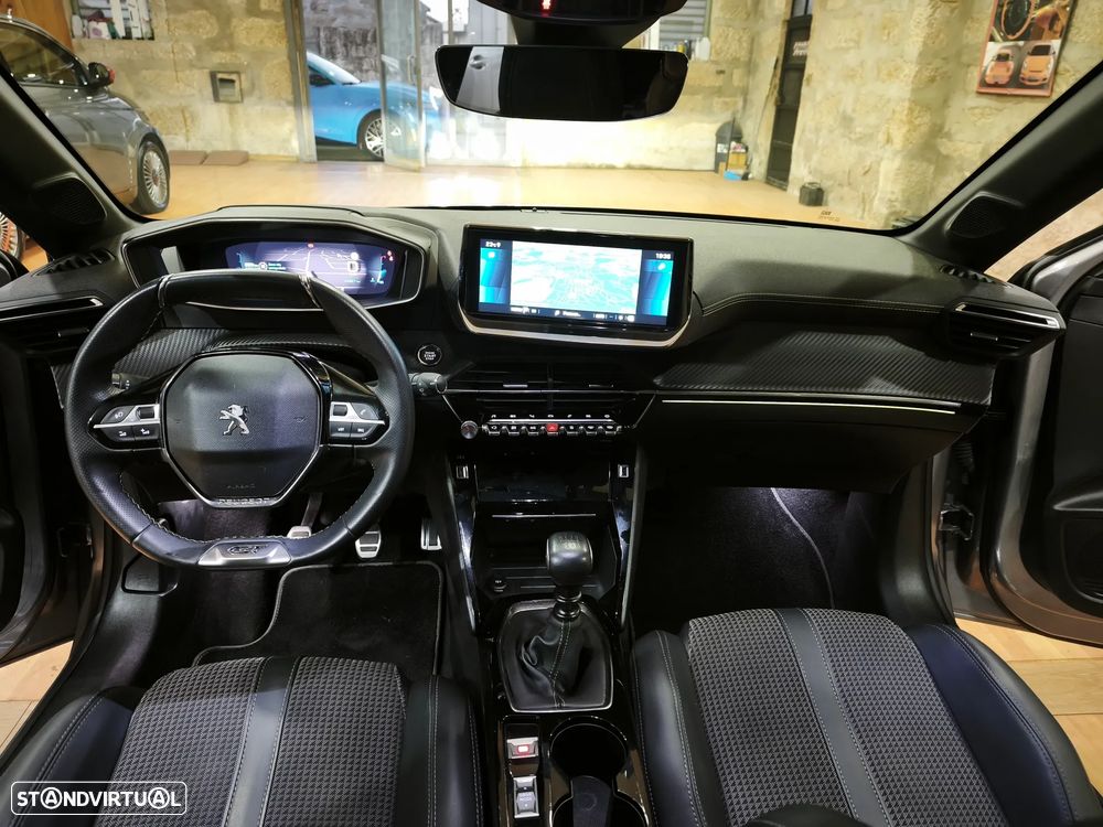 Peugeot 208 PureTech 100 GT - 17