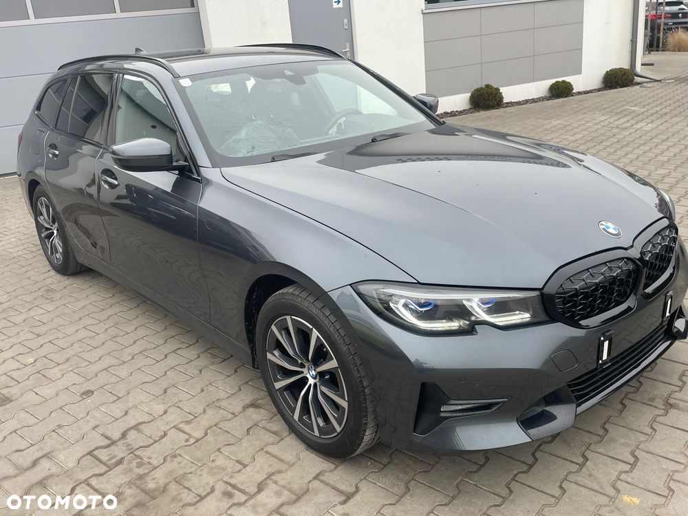 BMW Seria 3 318d Sport Line - 11