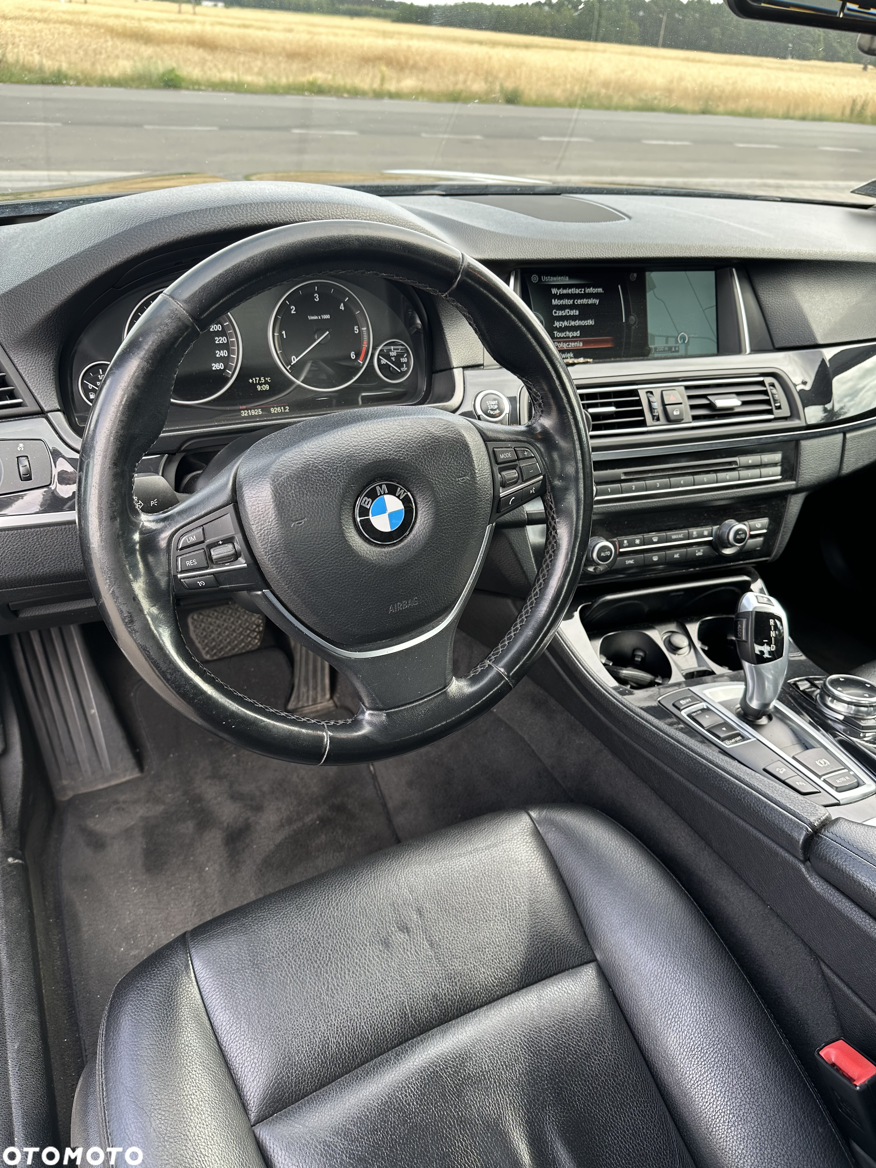 BMW Seria 5 525d xDrive - 9