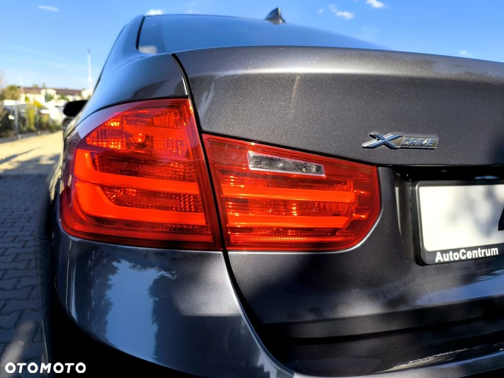 BMW Seria 3 335i xDrive Edition Sport - 10