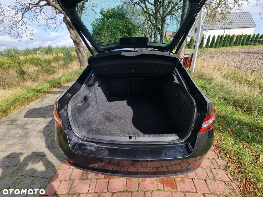 Skoda Superb 2.0 TSI Style DSG - 26
